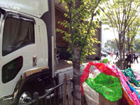 松元サービスの美術品輸送 造形美術品のトラック輸送 4tエアサス ウイング車